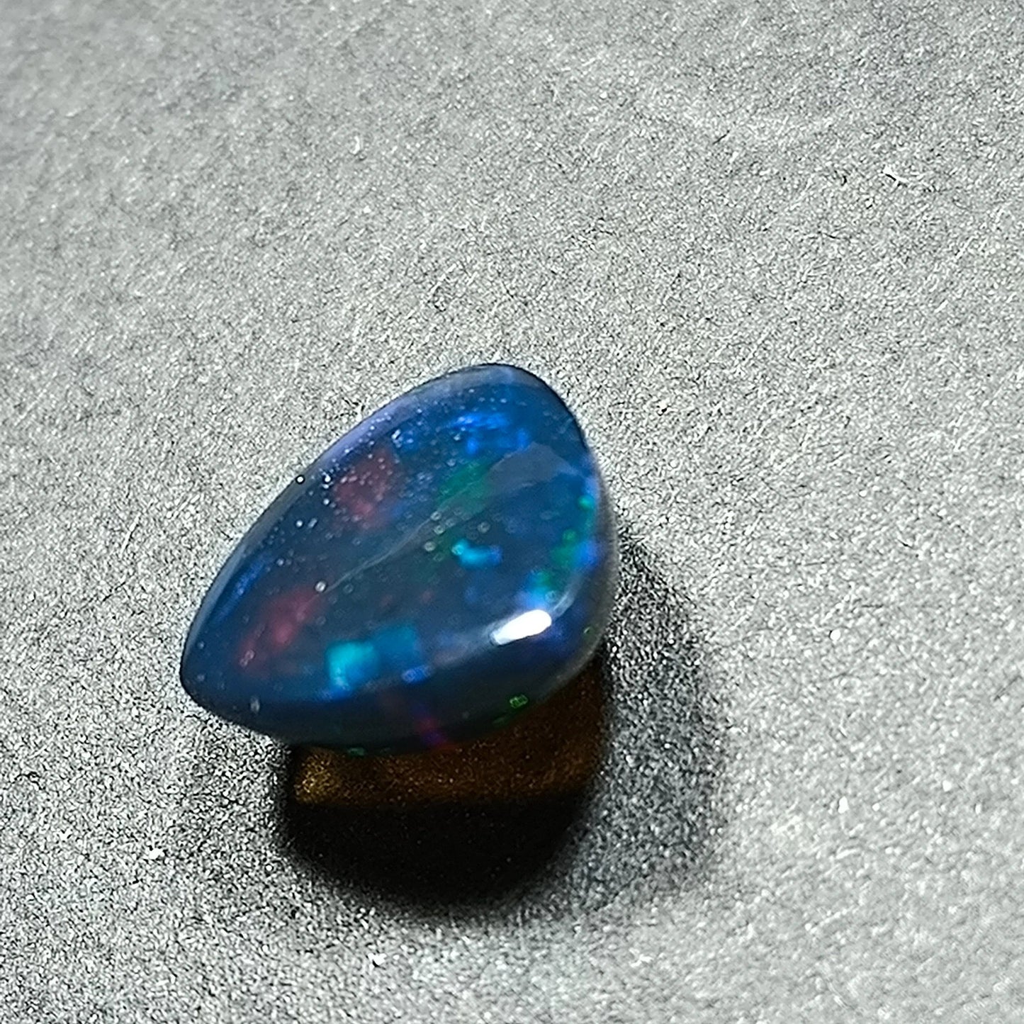 Opale welo noire 3.95 carats