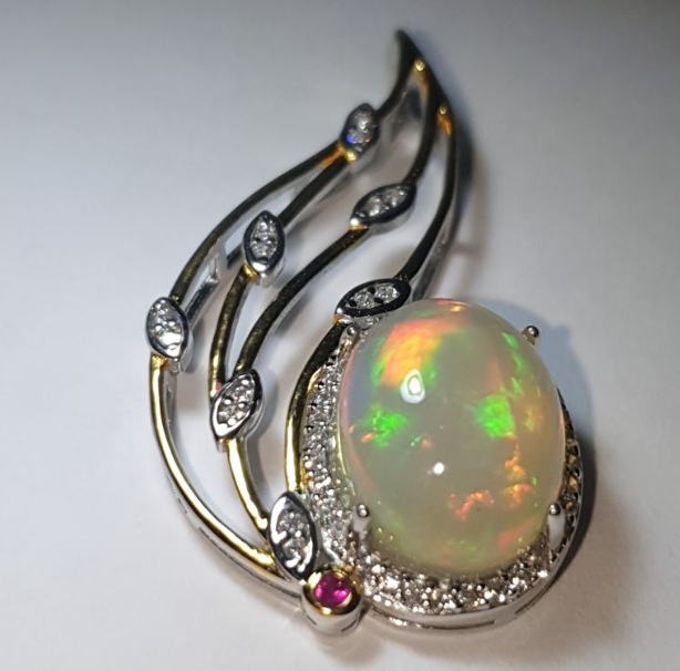 Pendentif en argent s925 doré à l'or jaune opale welo de 4.2 carats