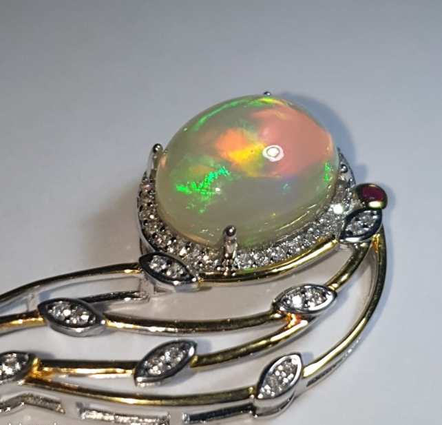 Pendentif en argent s925 doré à l'or jaune opale welo de 4.2 carats