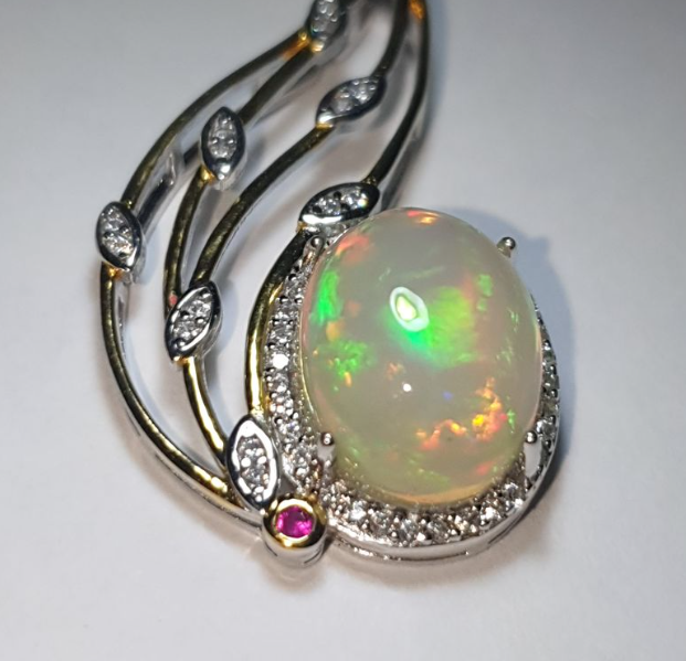Pendentif en argent s925 doré à l'or jaune opale welo de 4.2 carats