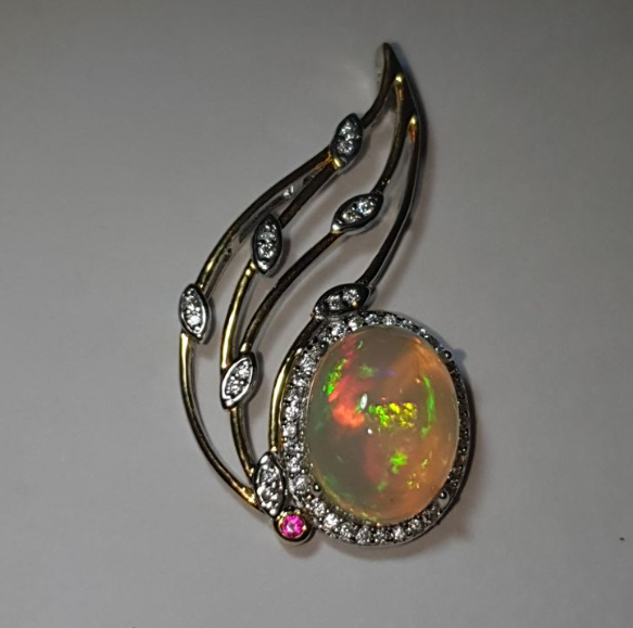 Pendentif en argent s925 doré à l'or jaune opale welo de 4.2 carats