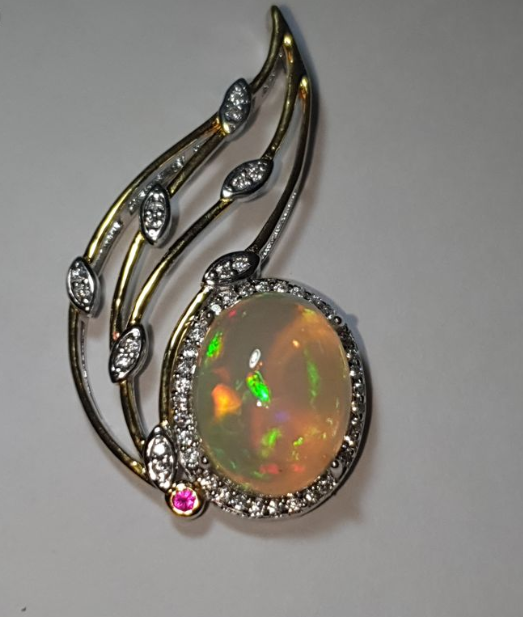 Pendentif en argent s925 doré à l'or jaune opale welo de 4.2 carats