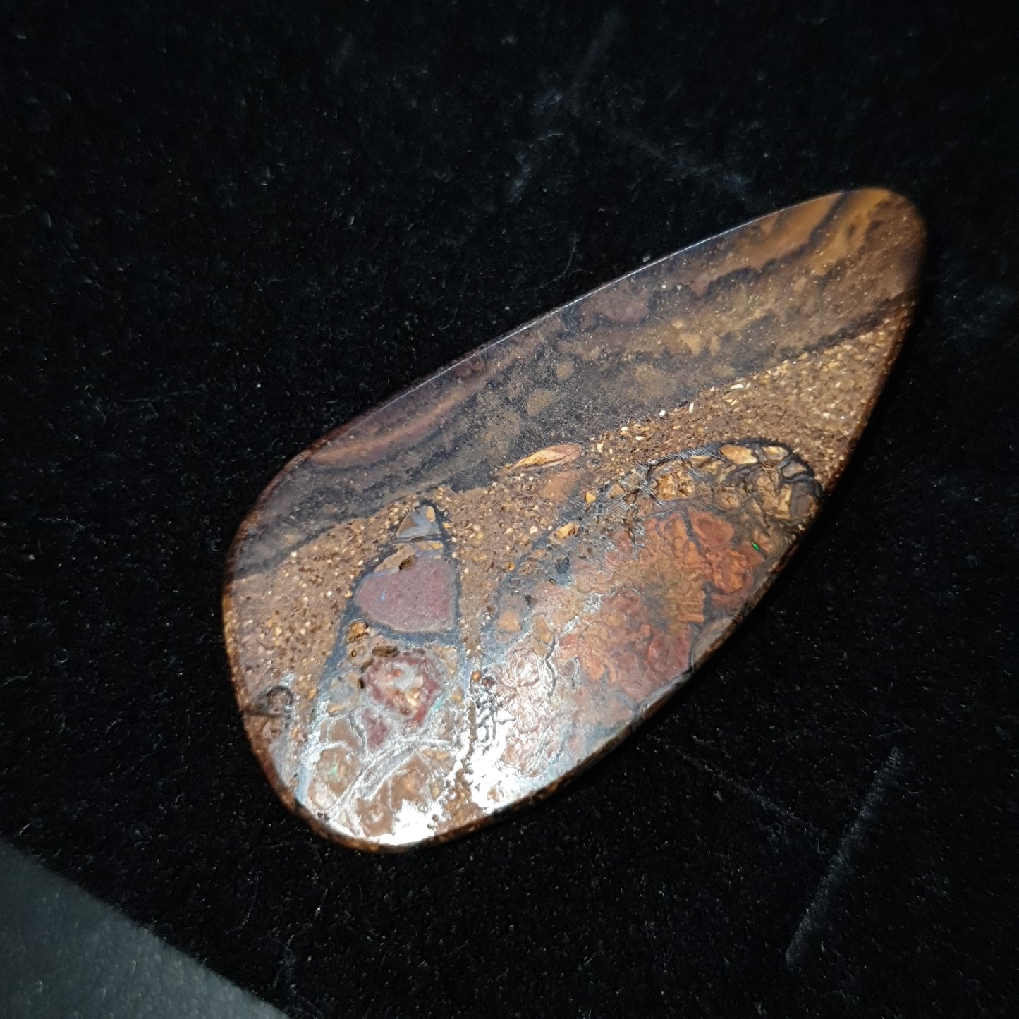 Opale boulder koroit de 22.35 carats