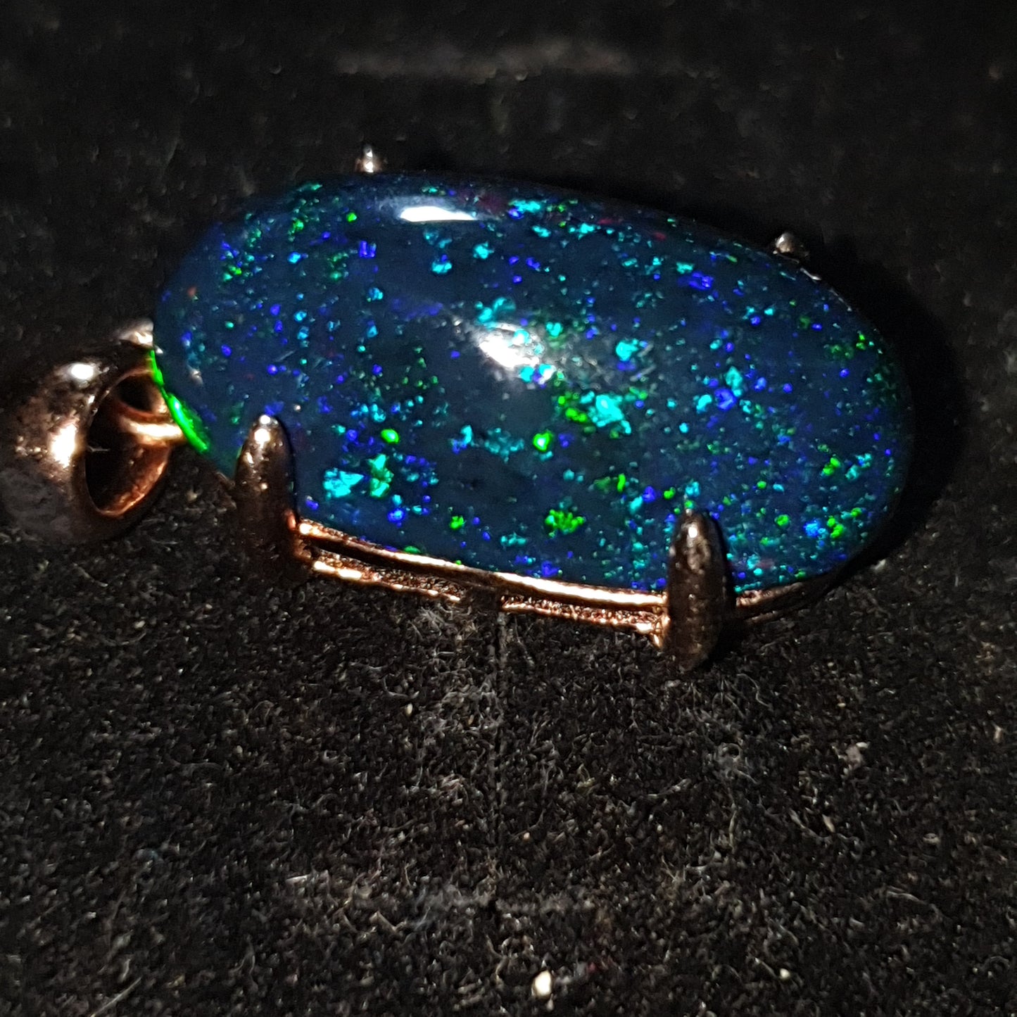 pendentif en argent s925 et opale welo noire smoked galaxie pinfire 6.15 carats