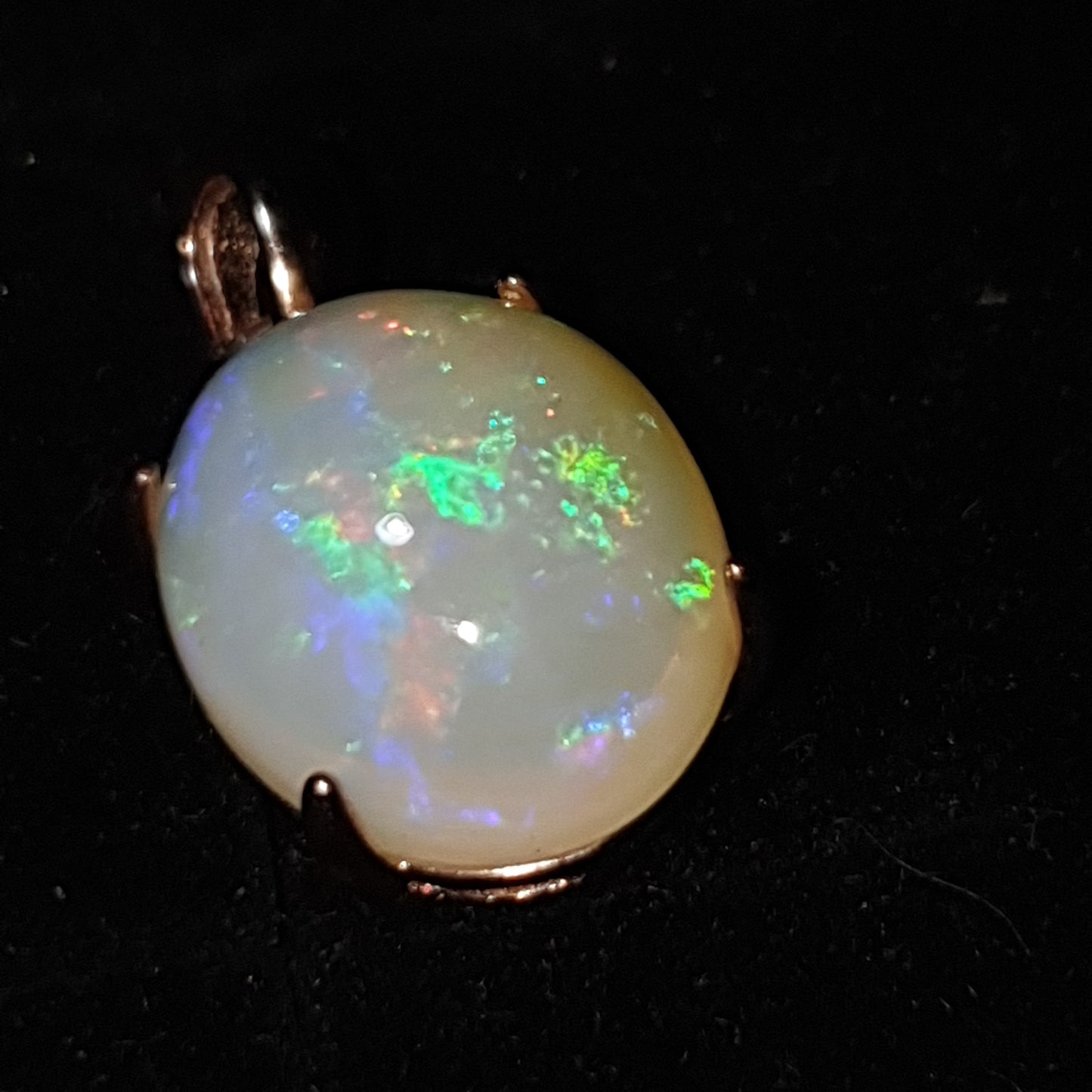 Un pendentif en argent s925 doré or rose 14k et opale cristal welo non traitée de 5.30 carats