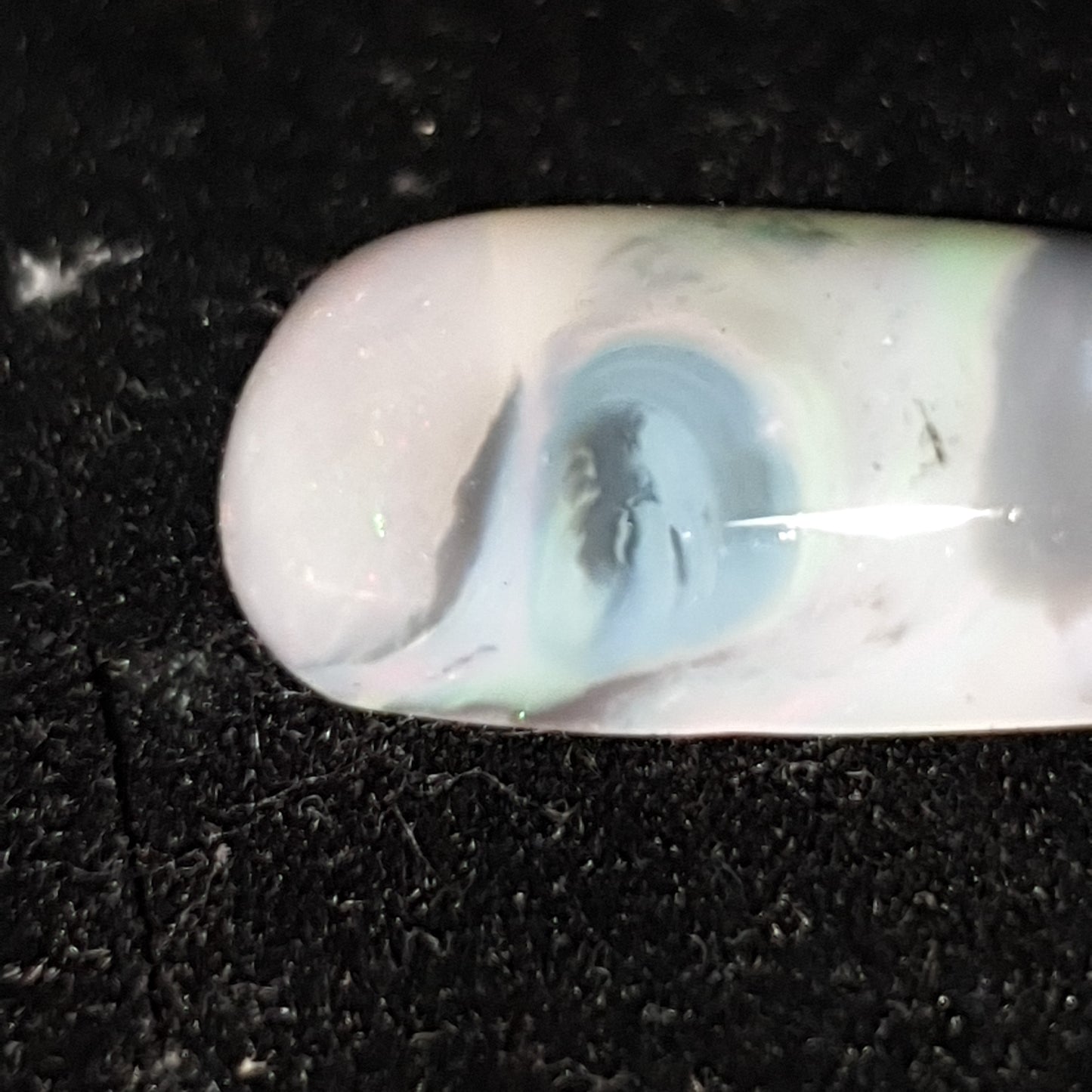 Opale semi noire 6.5 carats mintabie Australie