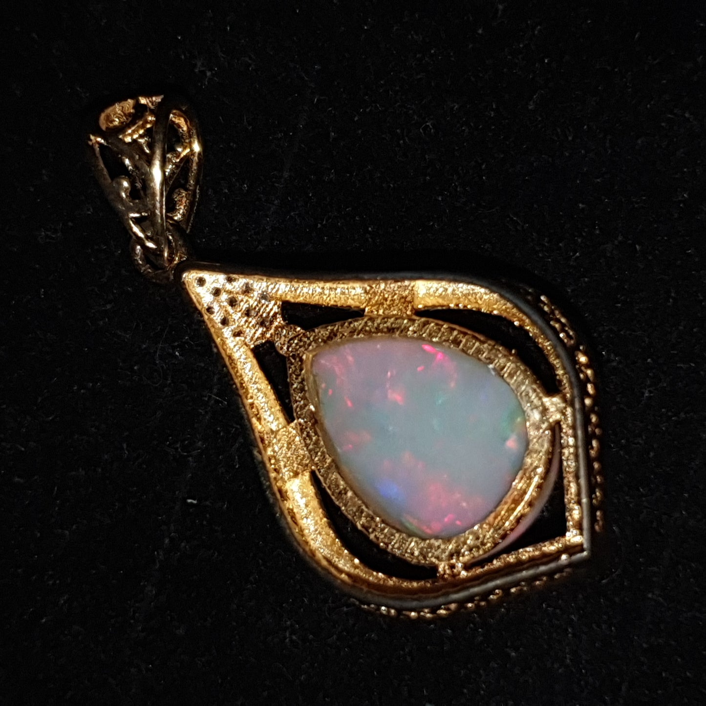 Pendentif argent s925 doré or jaune 14k opale welo arc en ciel 4.40 carats soldé