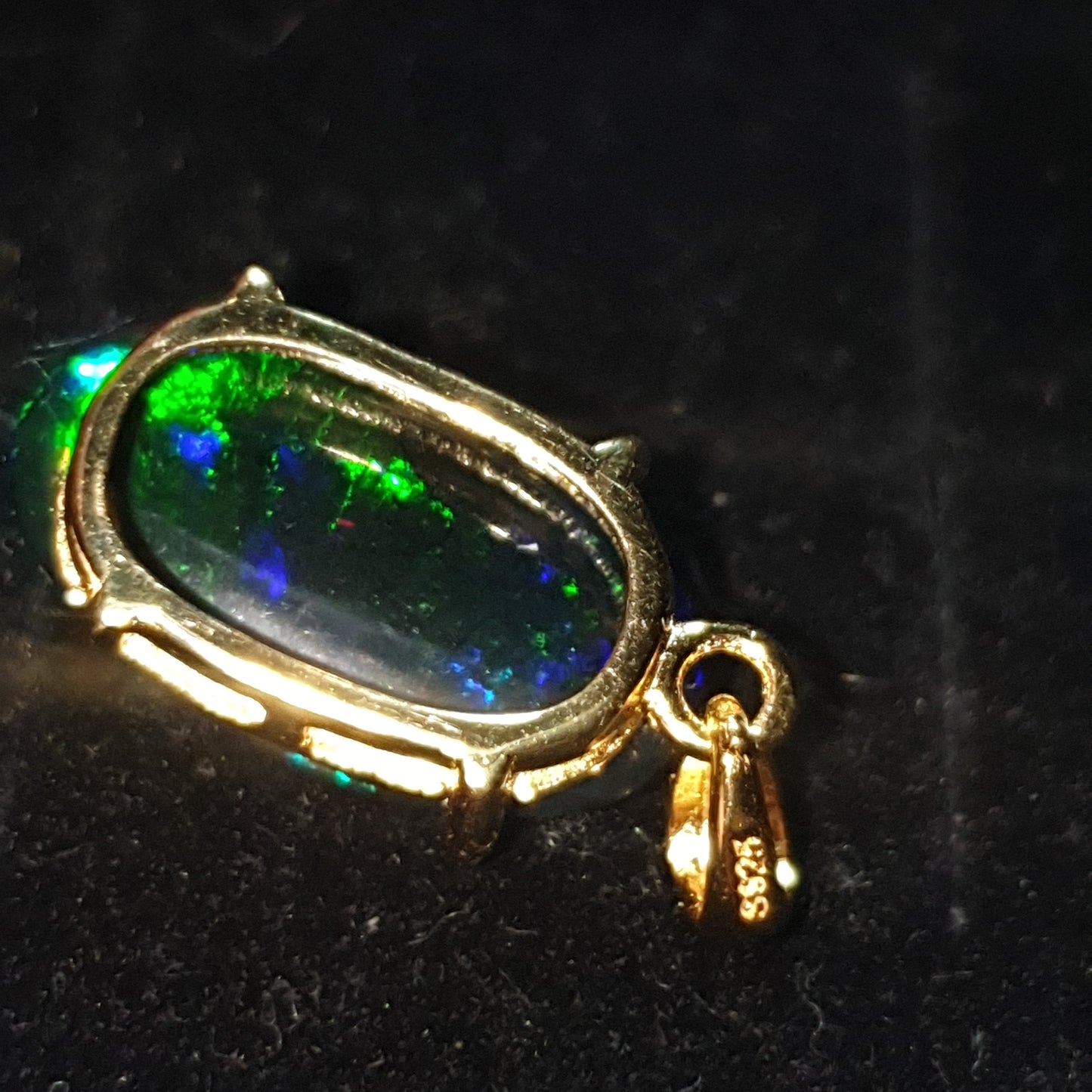 Pendentif argent s925 doré or jaune 14k opale welo noire smoked de 5.85 carats