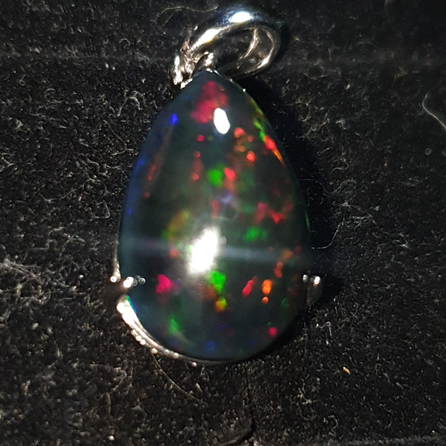 Pendentif argent s925 opale welo noire smoked arc en ciel de 5 carats