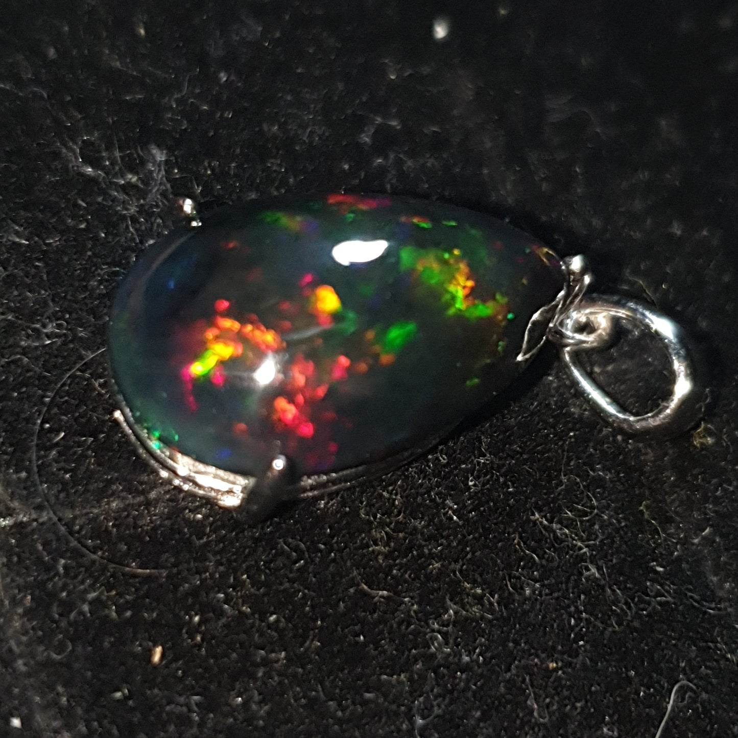 Pendentif argent s925 opale welo noire smoked arc en ciel de 5 carats
