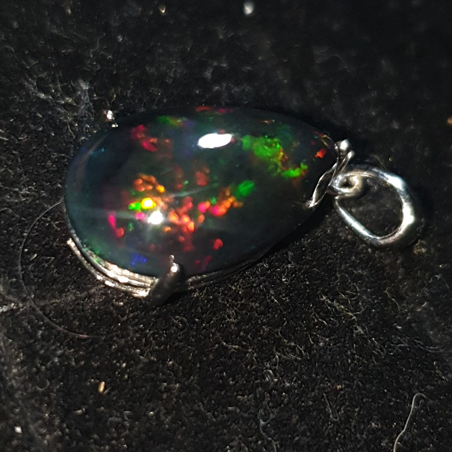 Pendentif argent s925 opale welo noire smoked arc en ciel de 5 carats