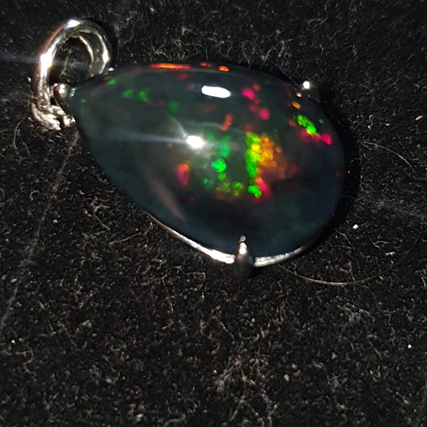 Pendentif argent s925 opale welo noire smoked arc en ciel de 5 carats