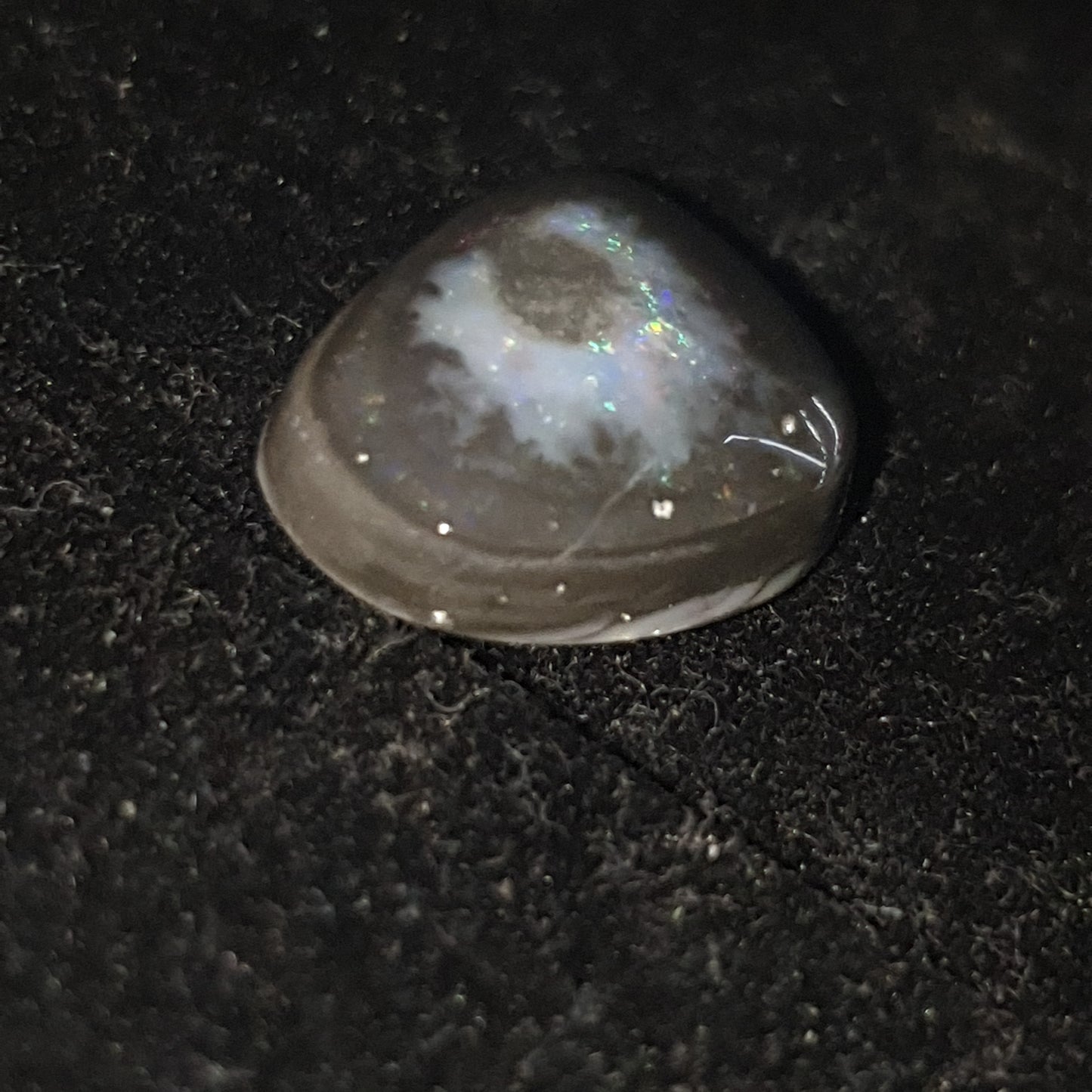 Opale noire d australie 4.55 carats