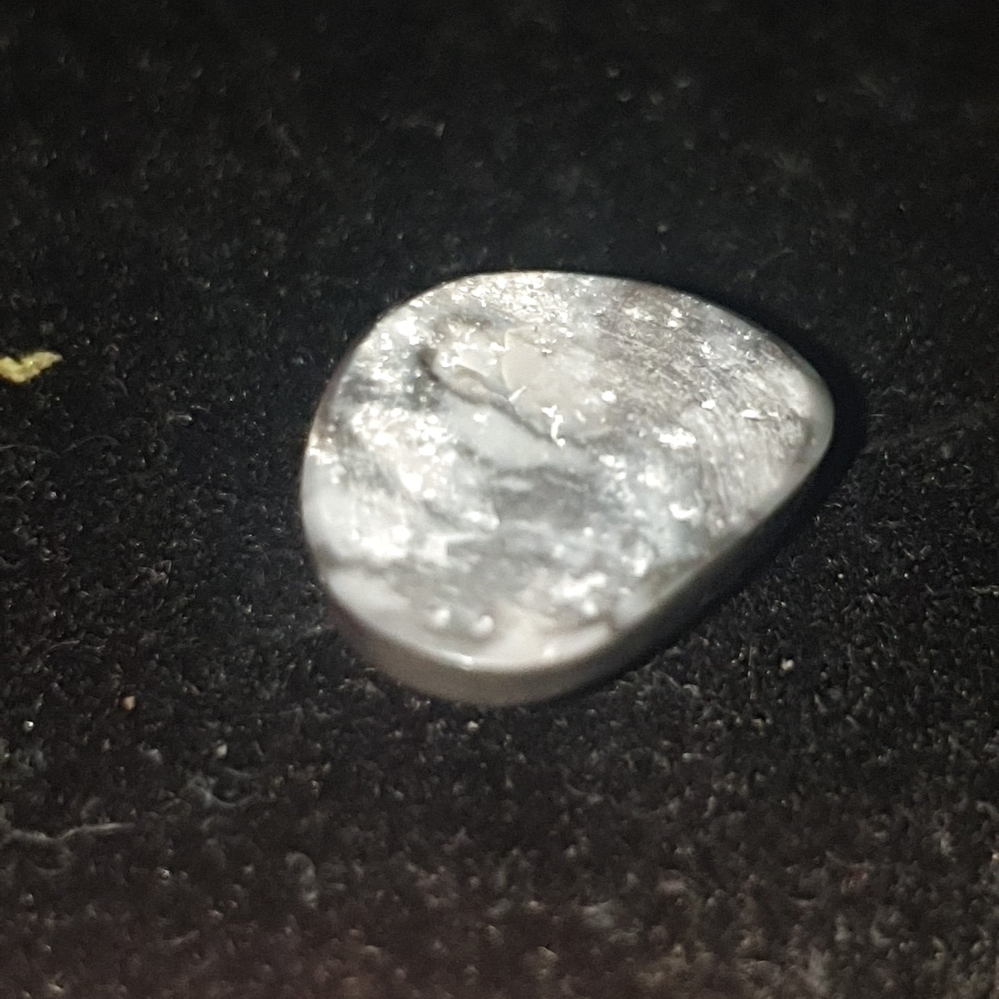 Opale noire d australie 4.55 carats