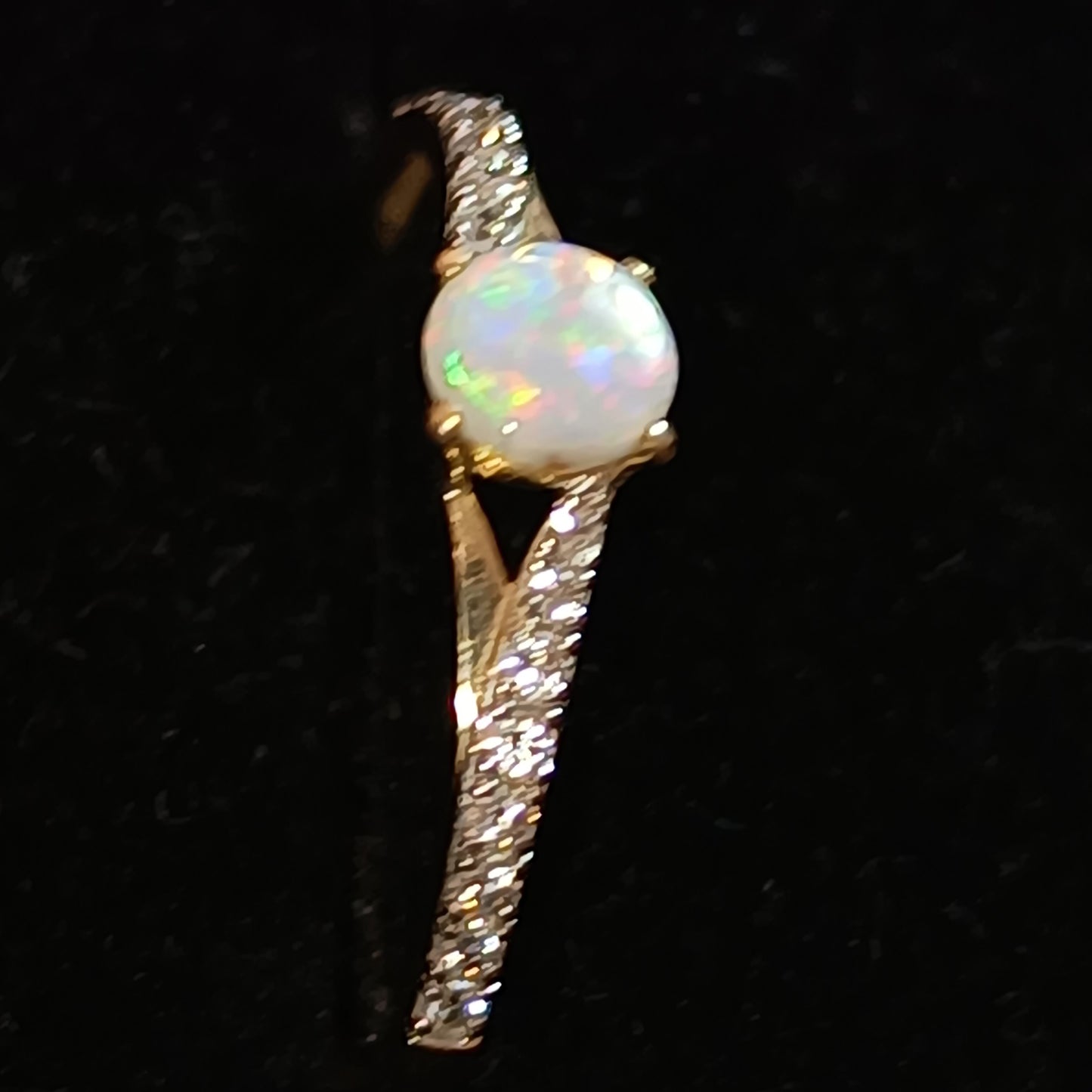 Bague or 9k zirconium et opale australienne