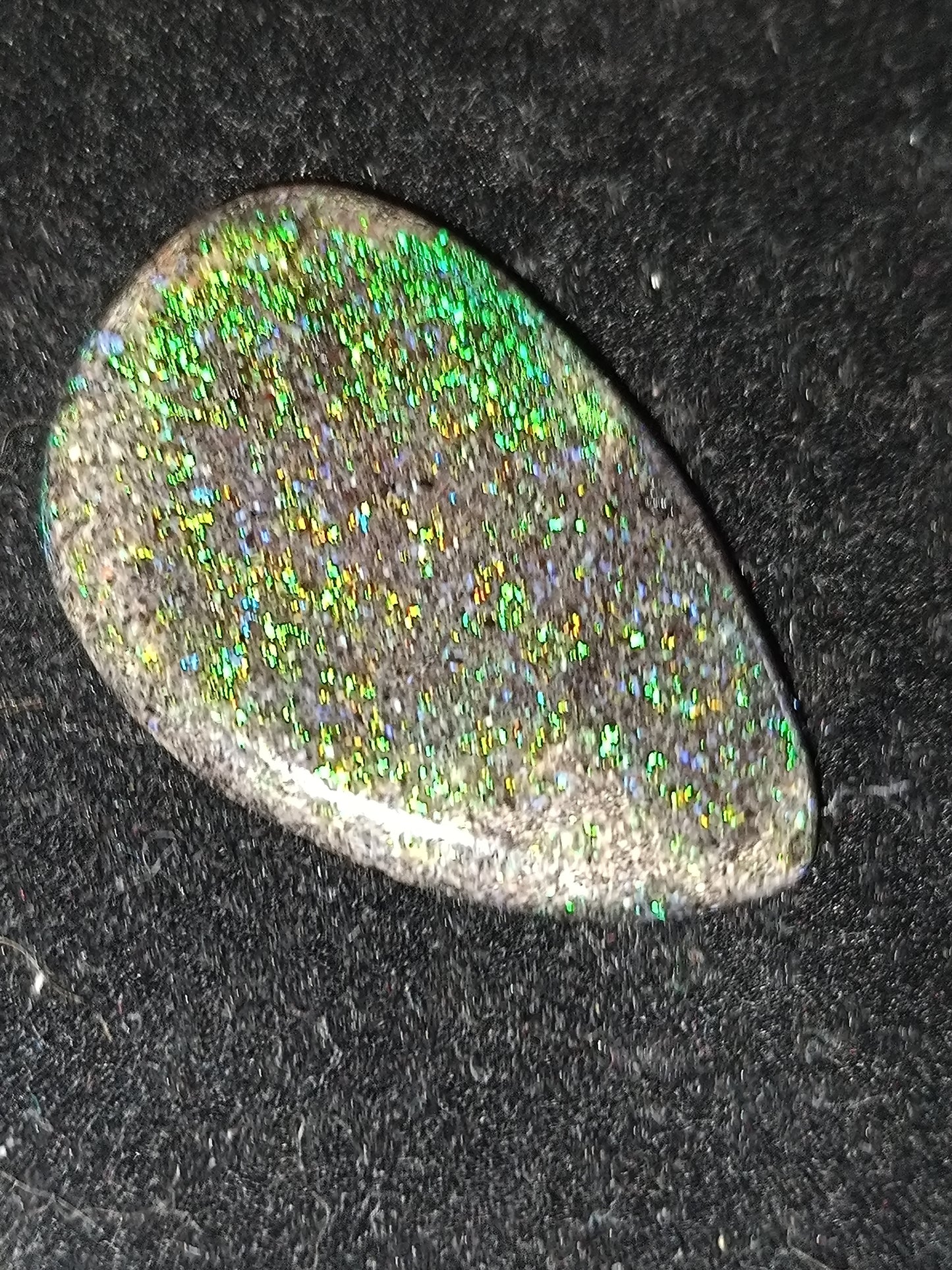 Grande opale australienne hard Matrix 22.65 cts