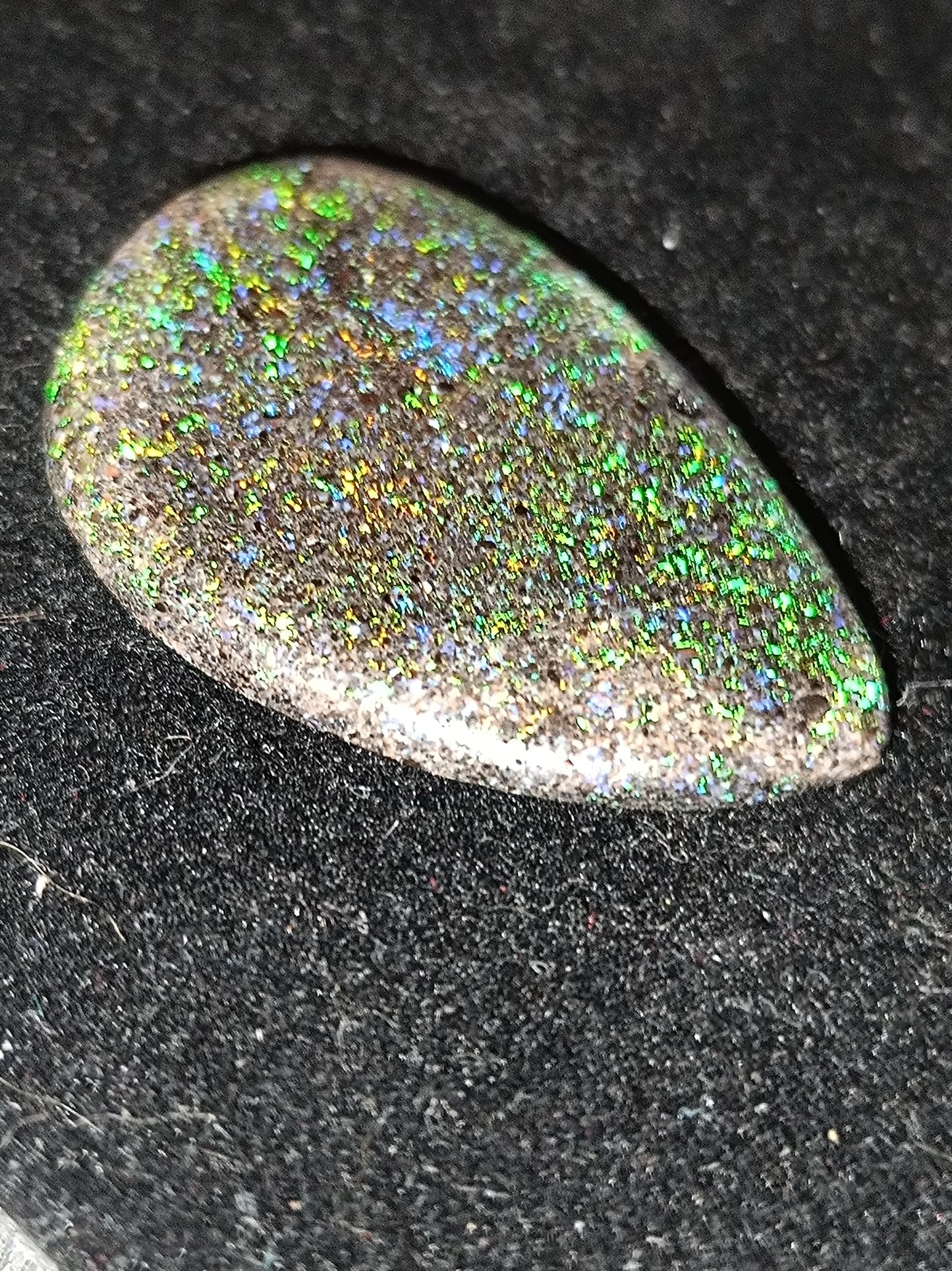 Grande opale australienne hard Matrix 22.65 cts