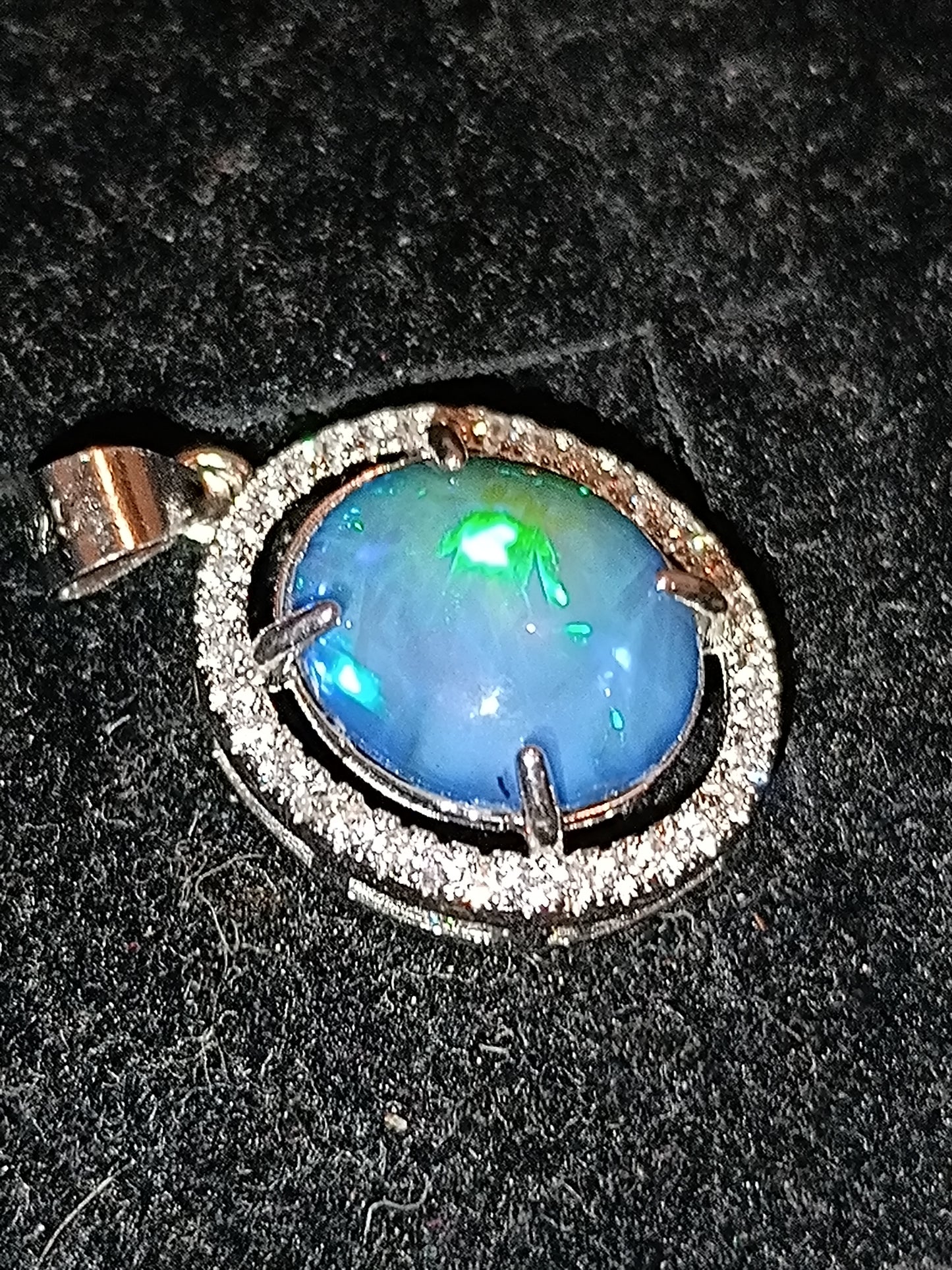 Pendentif argent s925 opale welo bleue et zirconiums