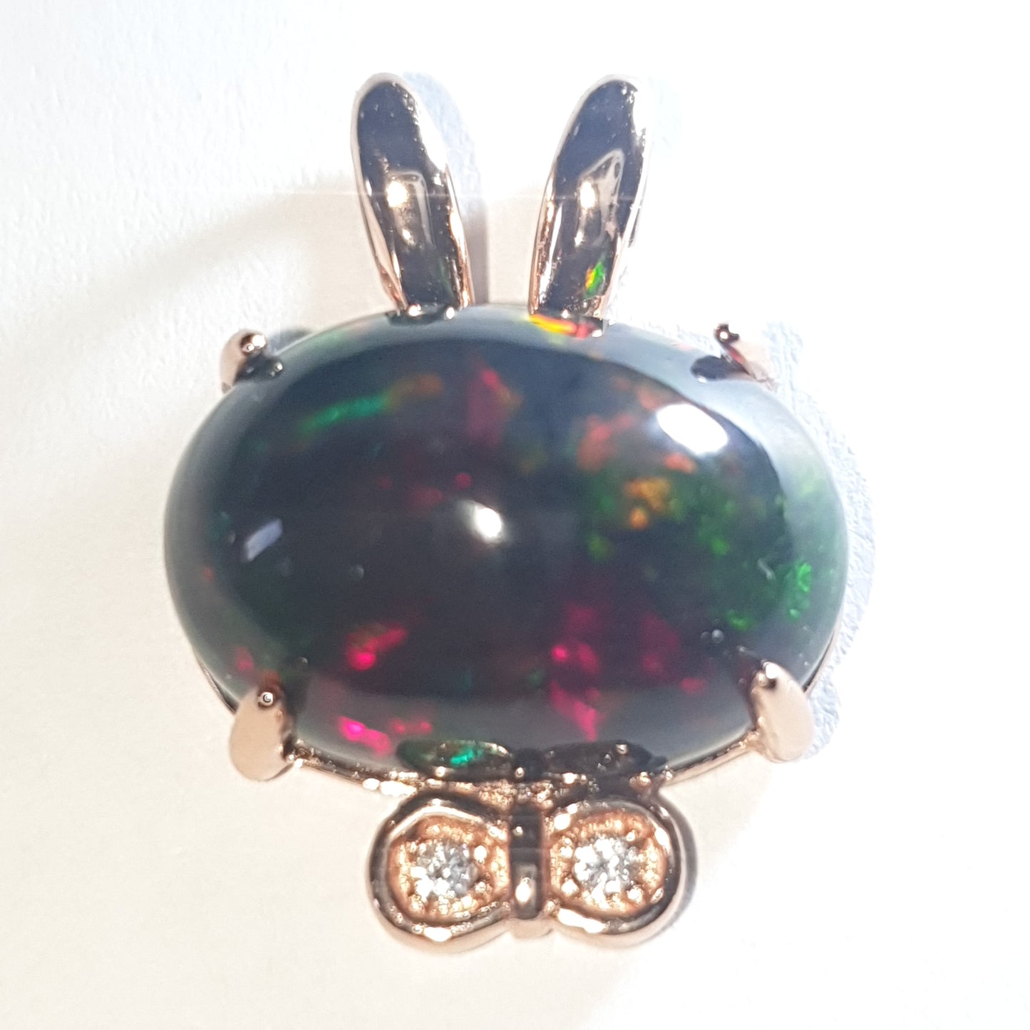 Pendentif argent S925 dore à l'or rose et opale welo noire de 6.2 carats