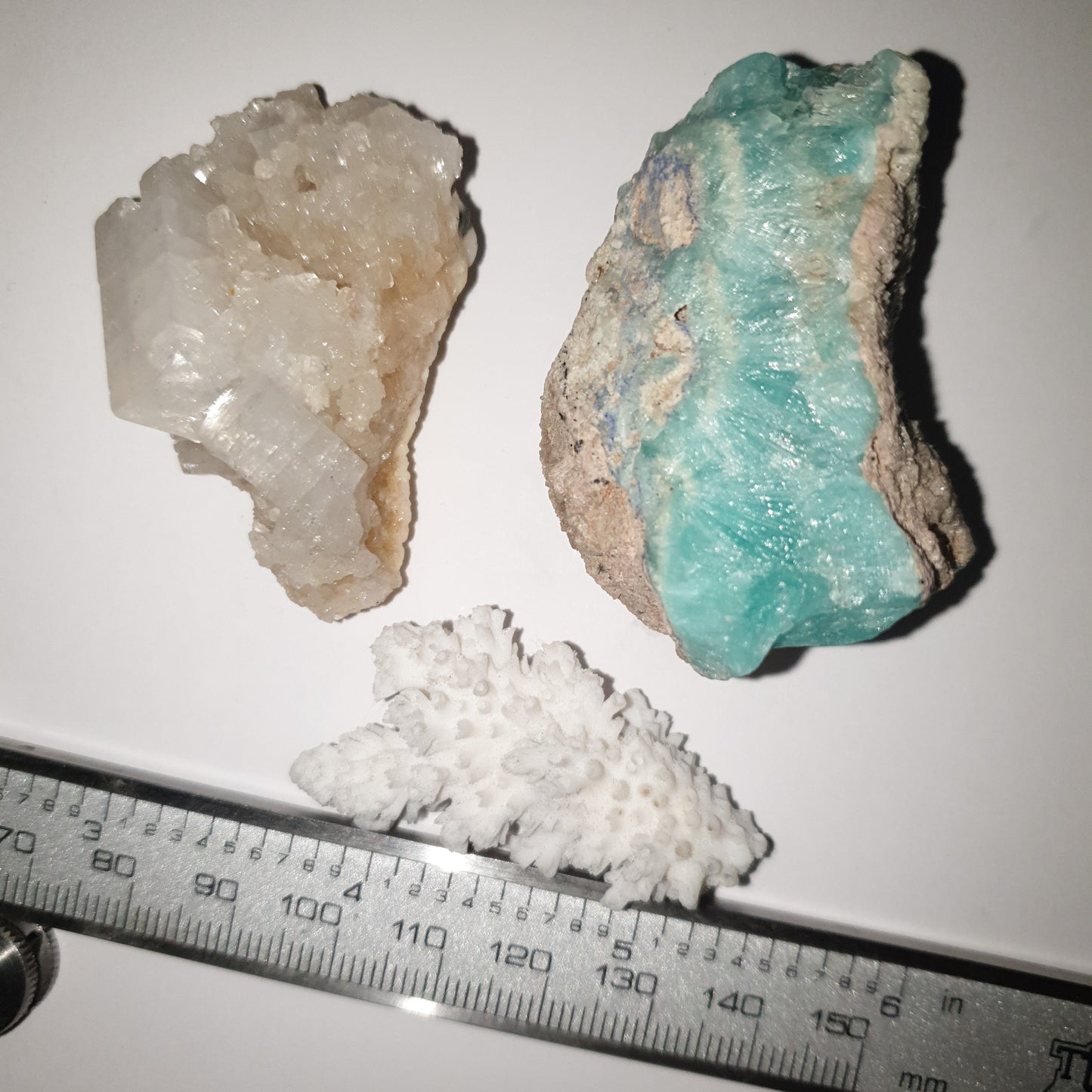 Grosses aragonite cristal turquoise, Diopside cristal, Corail, cristal de quartz bien formé