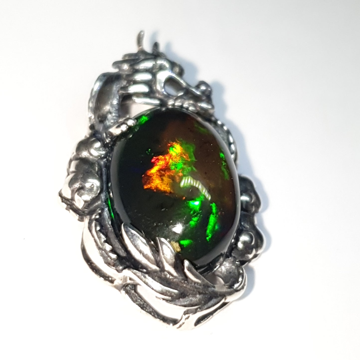 Pendentif argent s925 et opale noire AAA de 3.95 carats