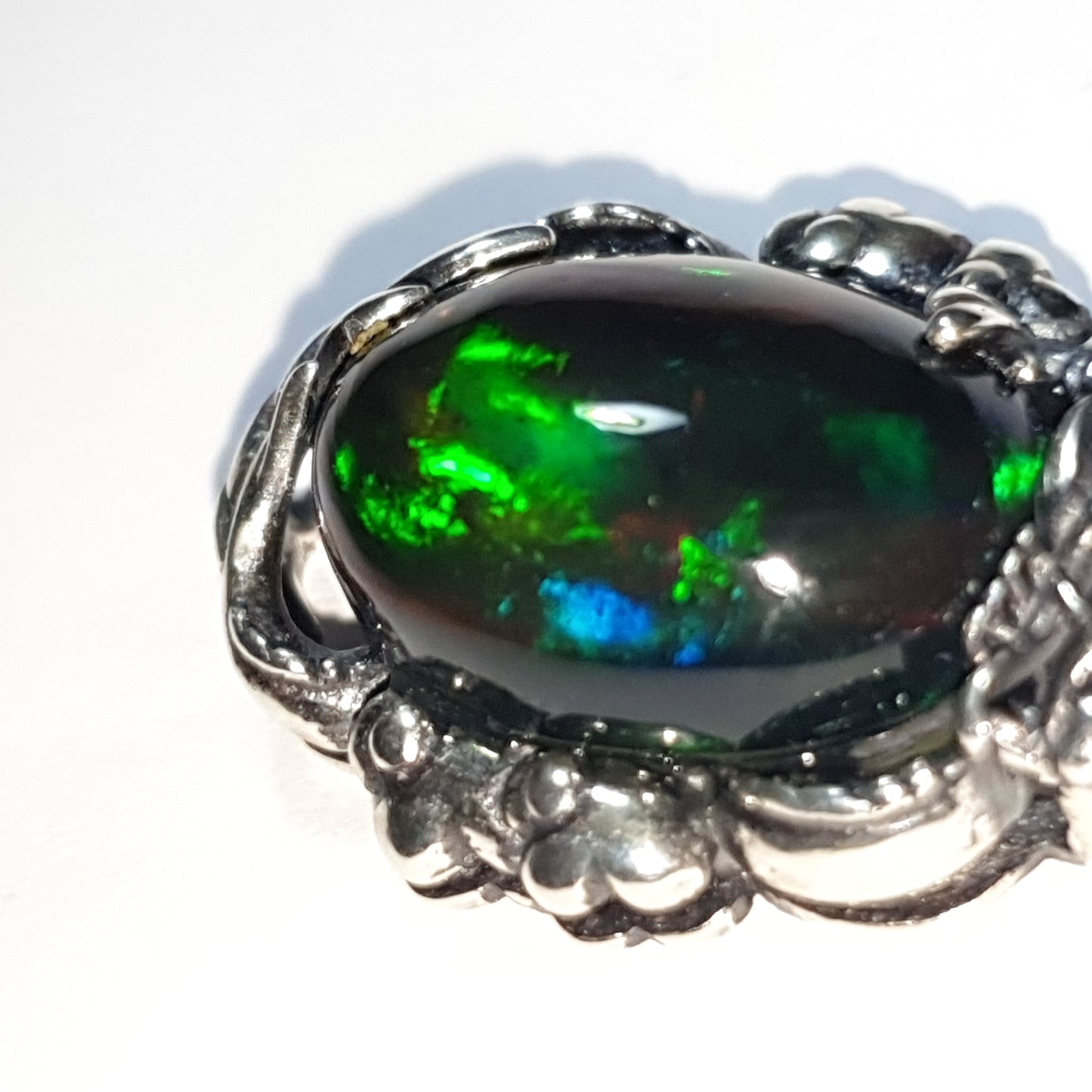 Pendentif argent s925 et opale noire AAA de 3.95 carats