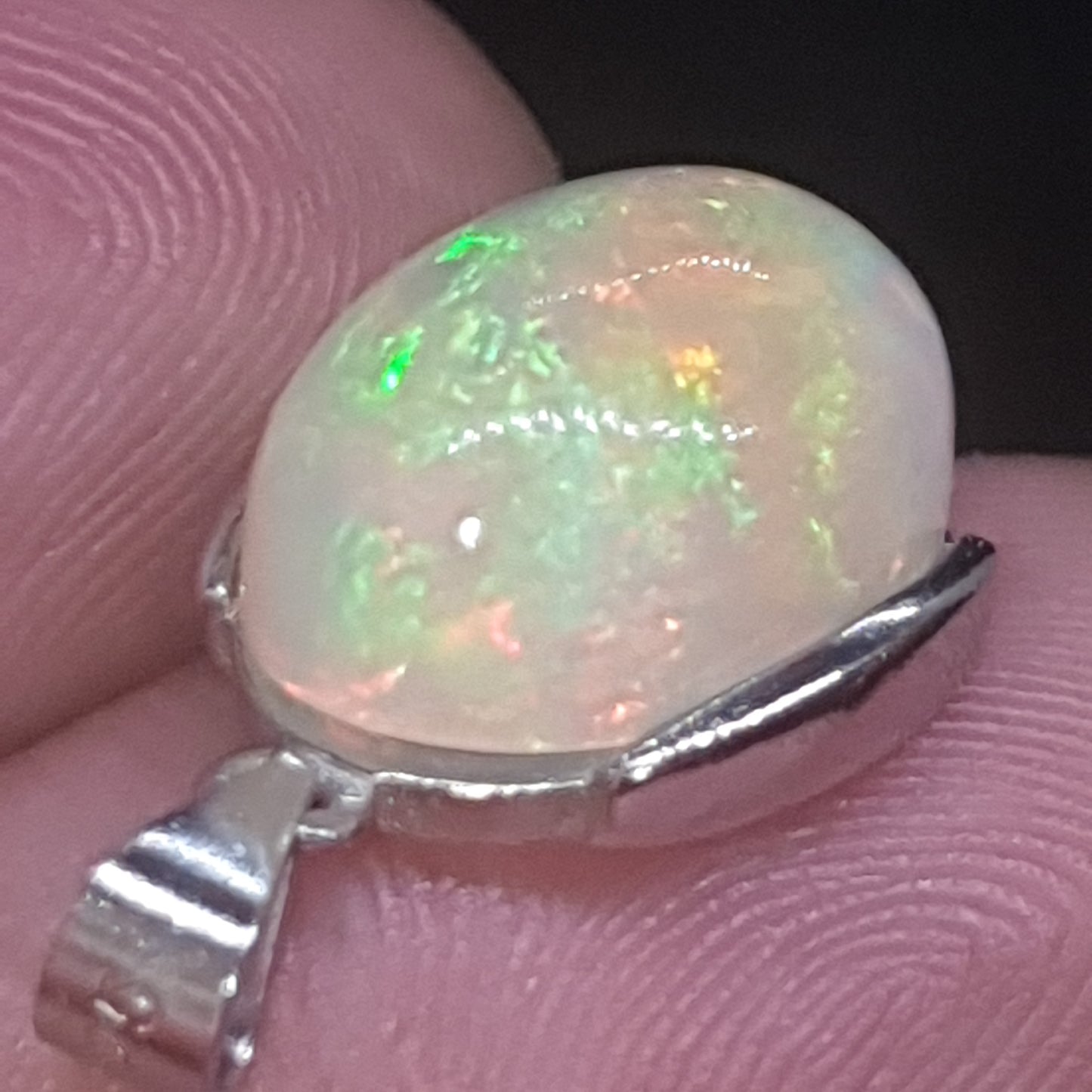 Pendentif en argent s925 opale welo AAA non traitée de 5.7 carats