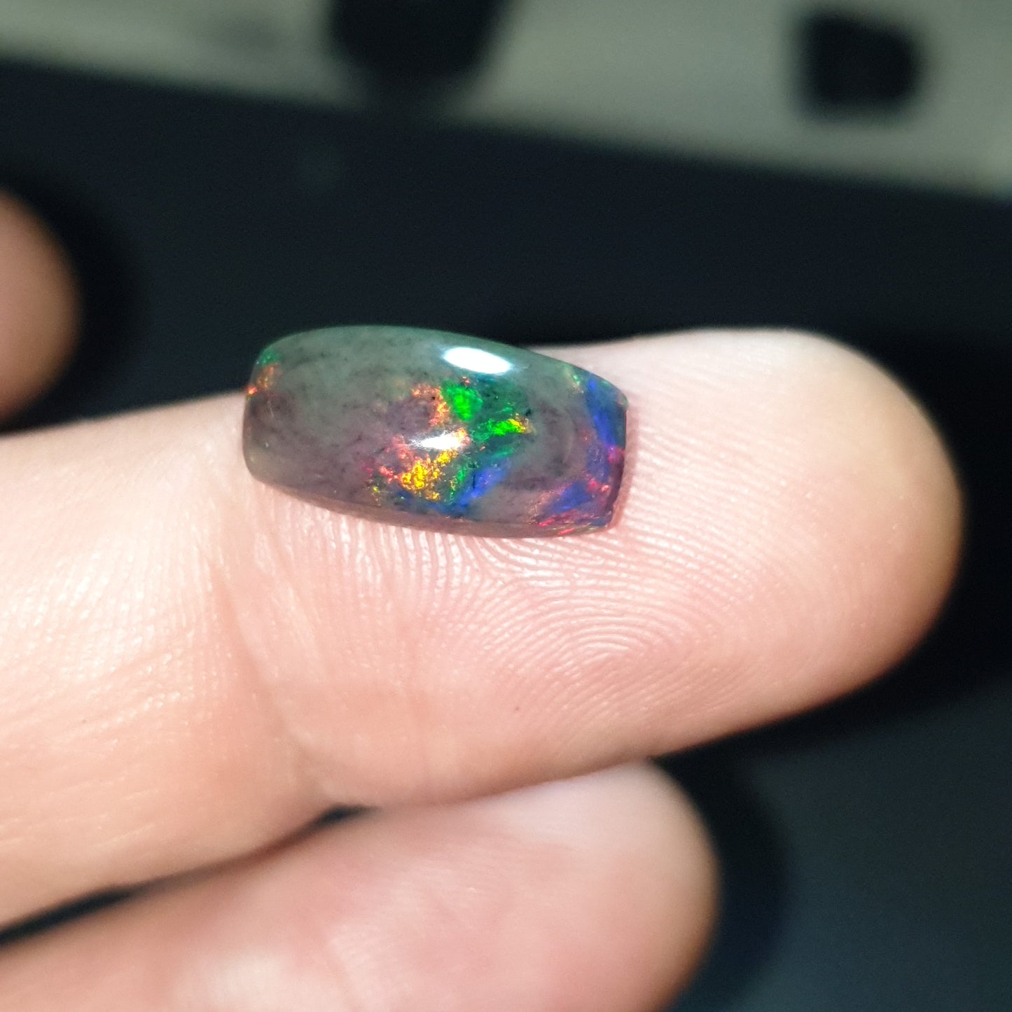 Opale welo noire smoked de 3.25 carats