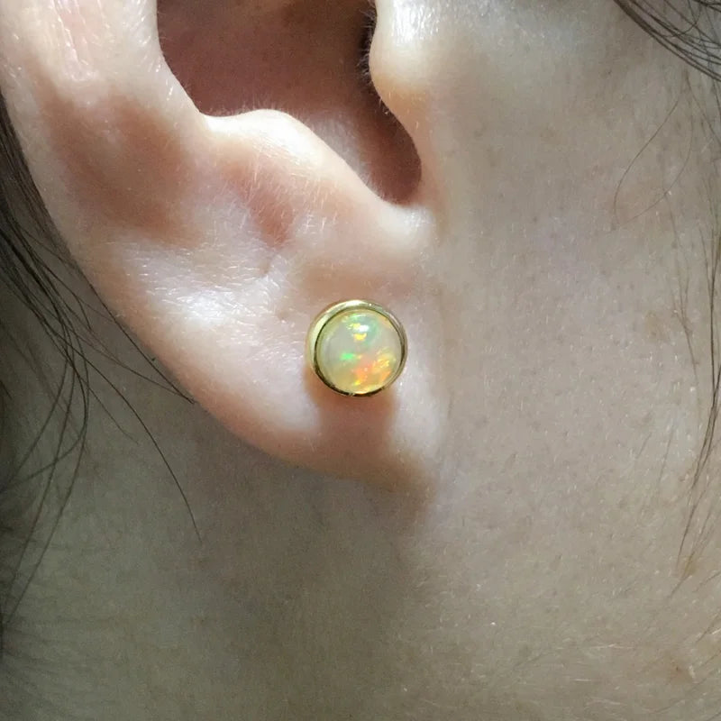 Élégantes boucles d'oreilles à clous en opale welo et argent sterling 925 (opale noire) – Bijou raffiné pour femme (mariage, fiançailles, soirée)