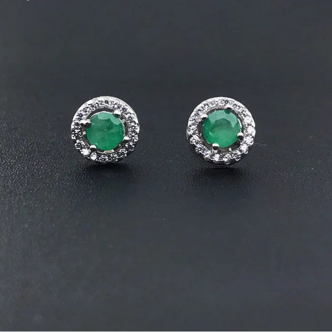Boucles d'oreilles à clous en argent sterling 925 avec véritable émeraude naturelle (1,1 ct, 5 mm)