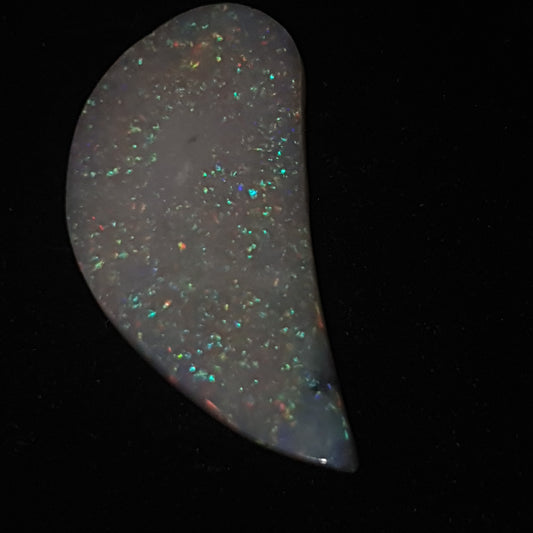 Opale noire de mintabie motif pinfire 8.05 carats grande dimension