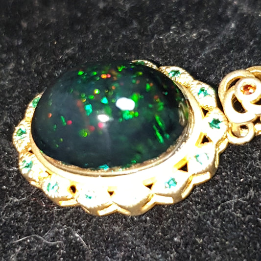 pendentif en argent s925 doré or jaune 14k opale welo noire pinfire  5.25 carats