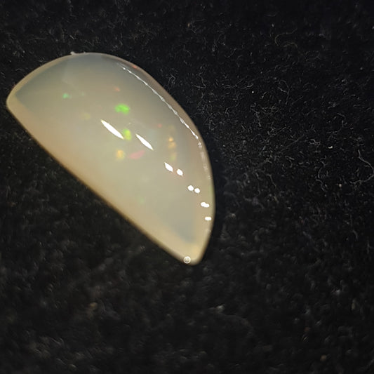 Opale welo noire naturelle 4.20 cts honeycomb