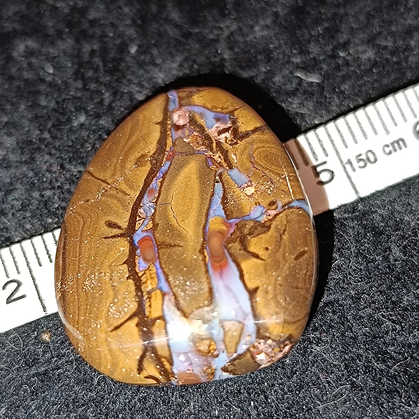 Opales boulder 34.45 carats