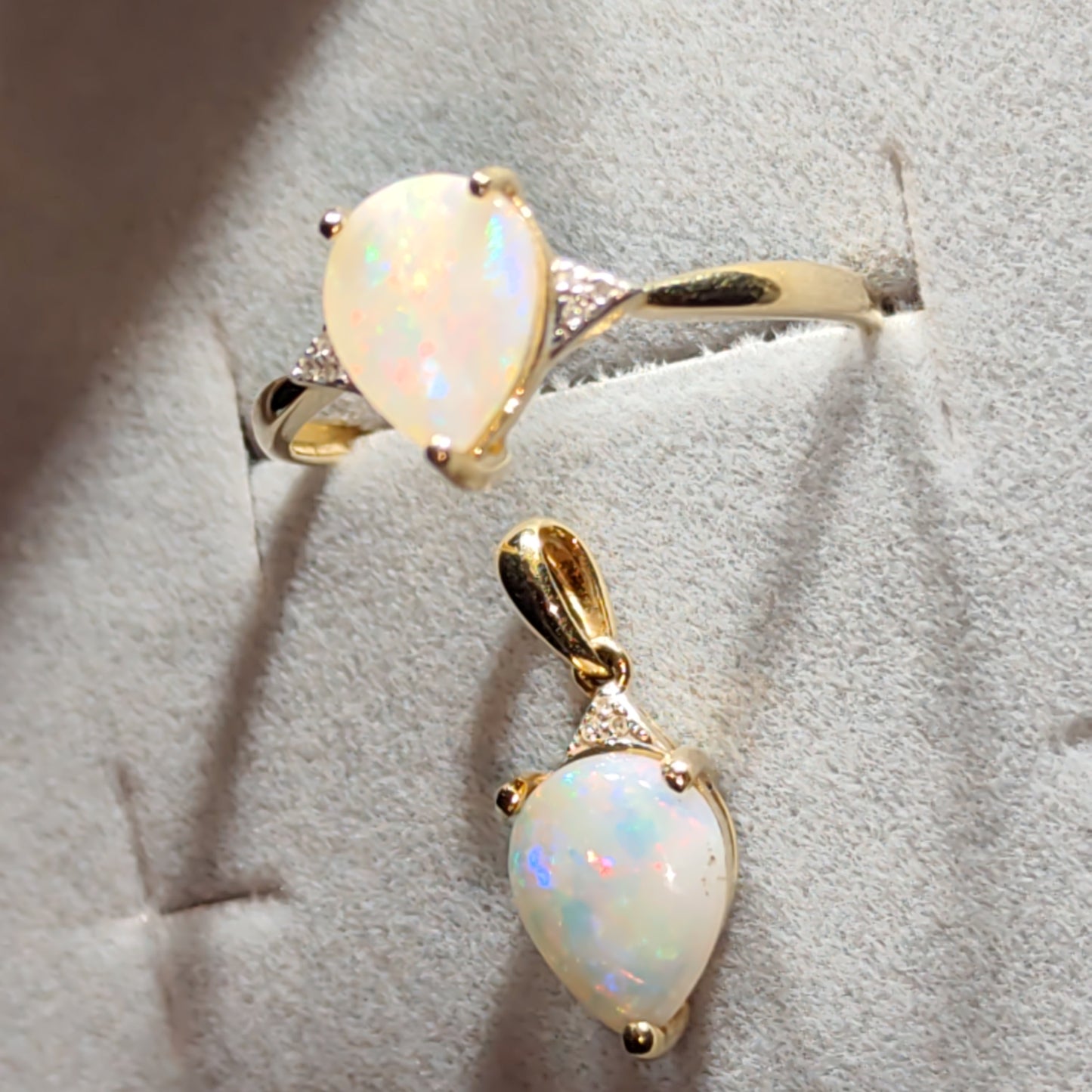 Parure or 14 carats diamants opales australienne Cooberpedy