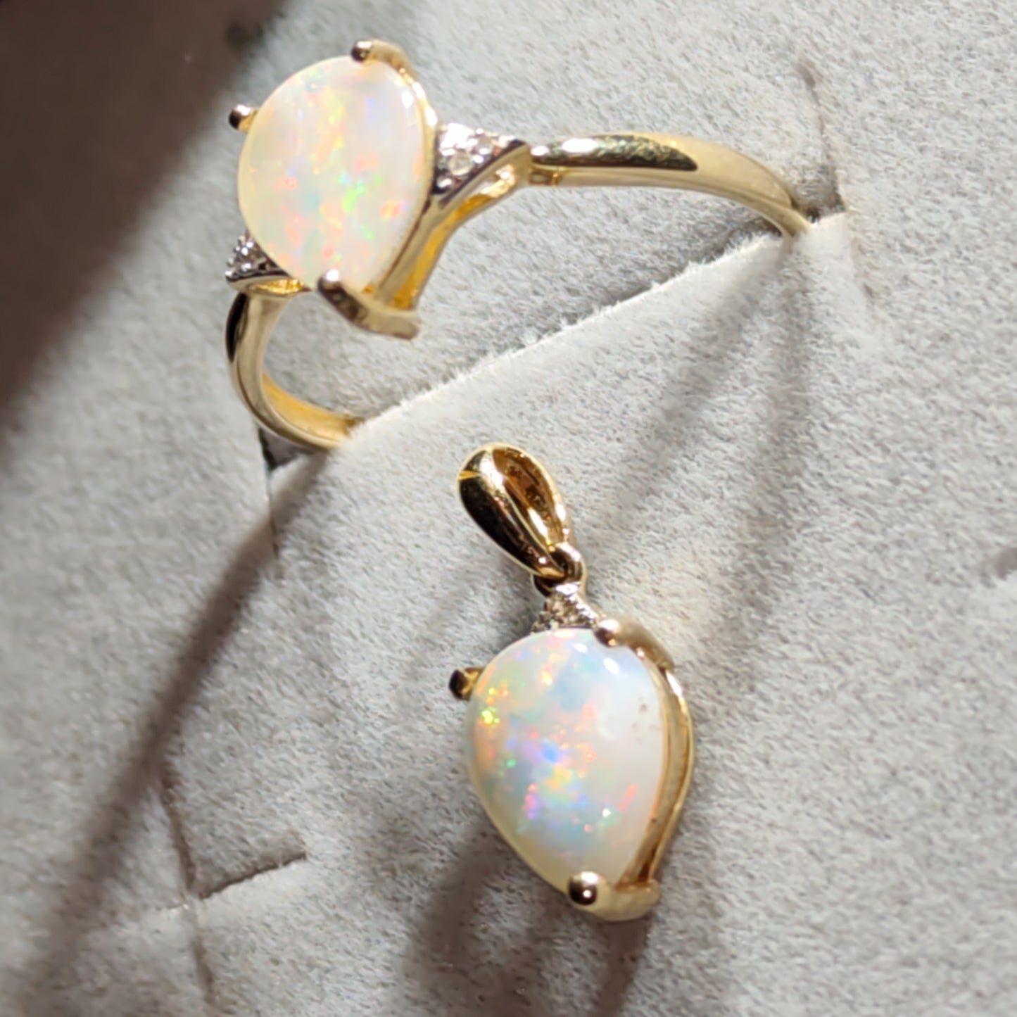 Parure or 14 carats diamants opales australienne Cooberpedy