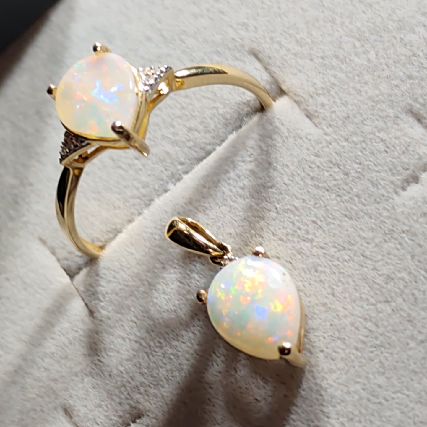 Parure or 14 carats diamants opales australienne Cooberpedy