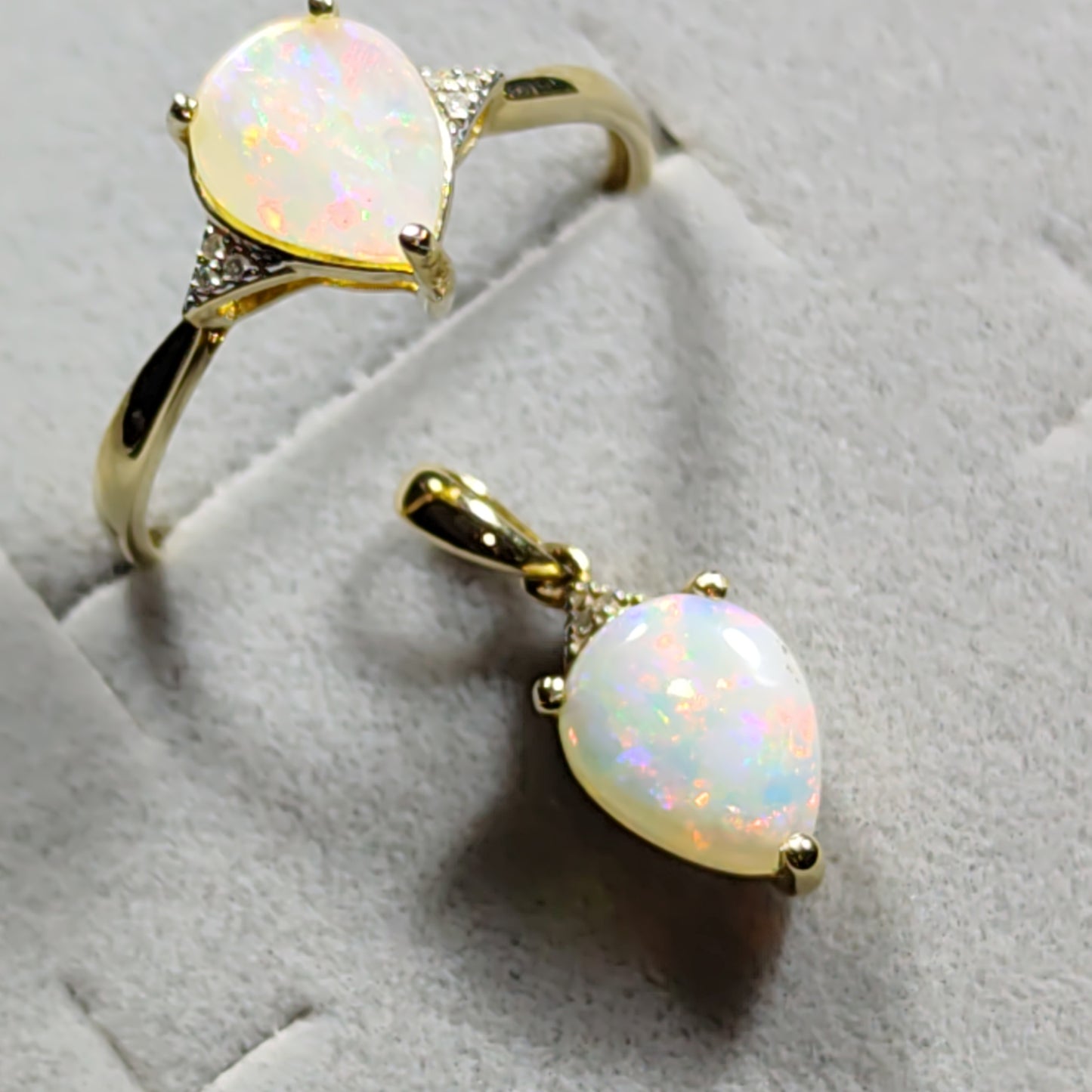 Parure or 14 carats diamants opales australienne Cooberpedy