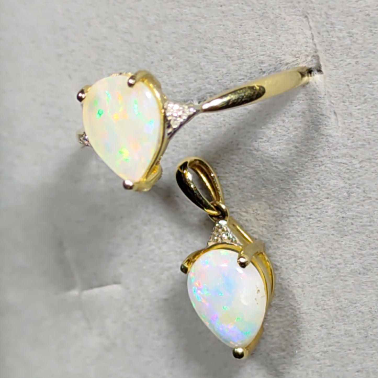 Parure or 14 carats diamants opales australienne Cooberpedy