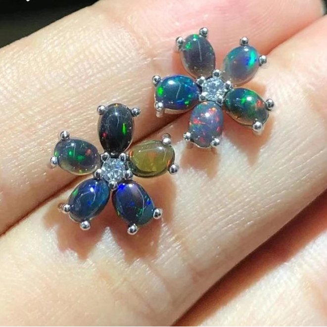 Boucles d'oreilles en opale welo noire 100 % naturelle et argent sterling 925 (pierre d'Éthiopie, ovale 3 x 4 mm) – Bijou pour femme, idéal pour une fête, un anniversaire ou un cadeau.