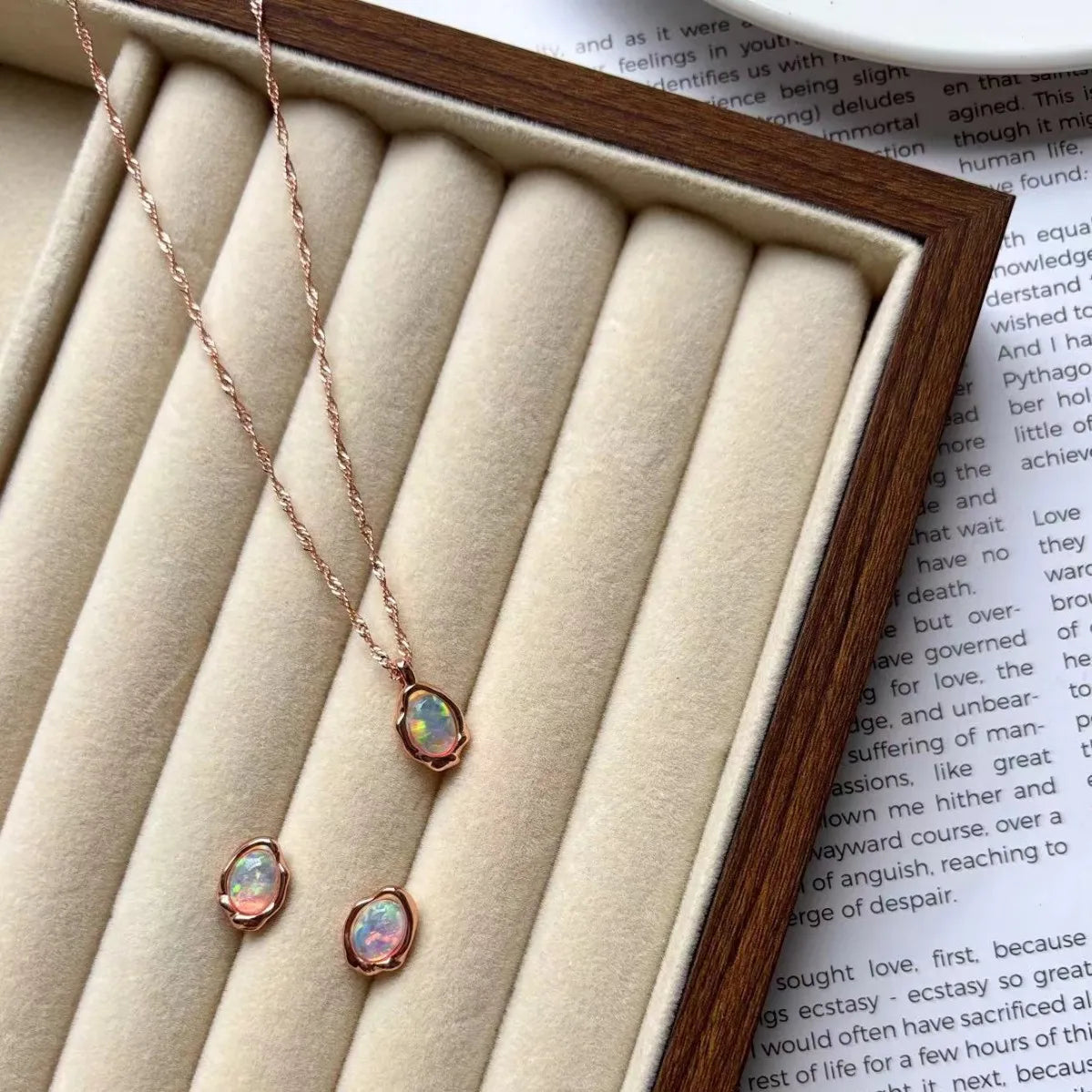 Boucles d'oreilles  en argent sterling 925 et opale, doré or 14 carats – Bijou de créateur unique, raffiné et élégant – Cadeau pour femme ou fille