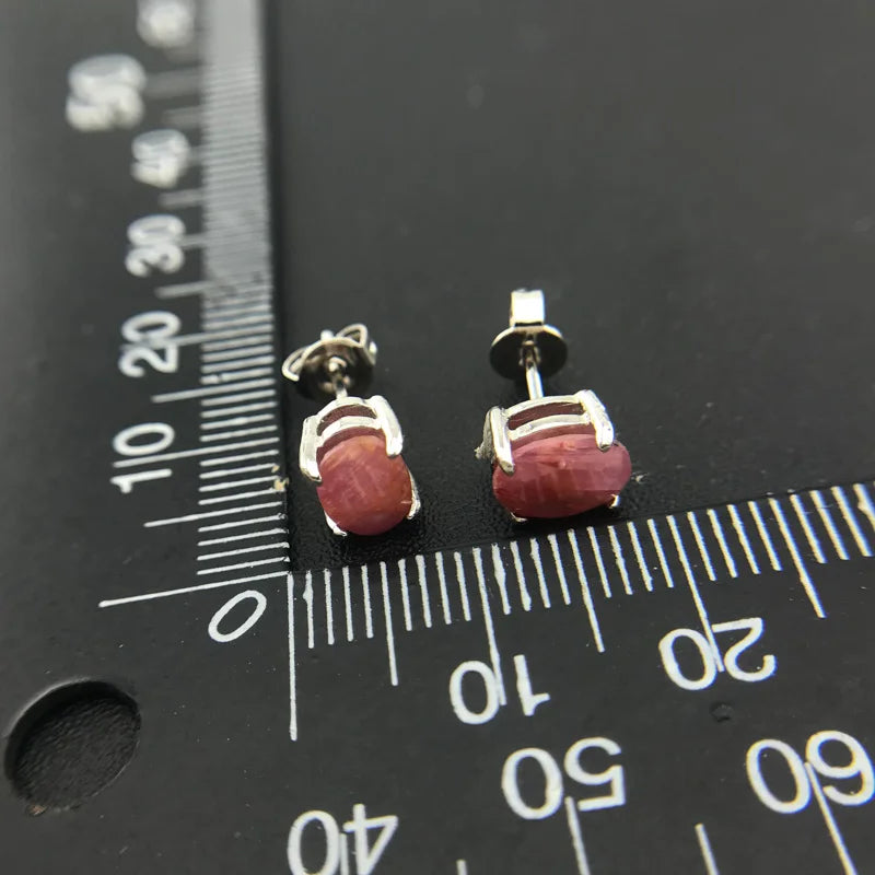 Boucles d'oreilles à clous en argent sterling 925 avec rubis africain 100 % naturel (5 x 7 mm)