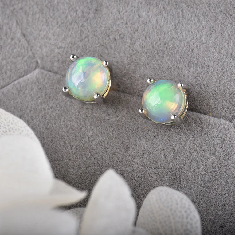 Boucles d'oreilles puces rondes en opale  welo véritable (5 mm)