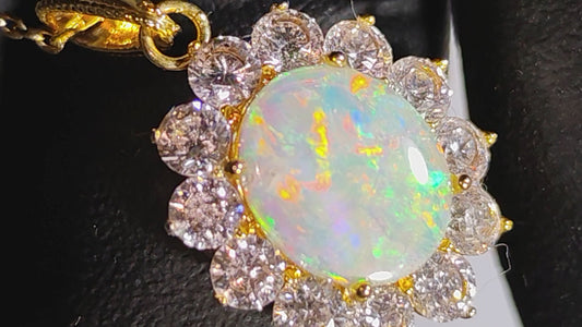 Pendentif or 18 carats opale australienne Cooberpedy